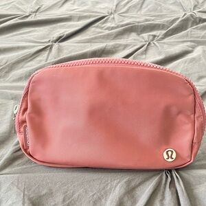 Lululemon Everywhere Beltbag 1L with long strap